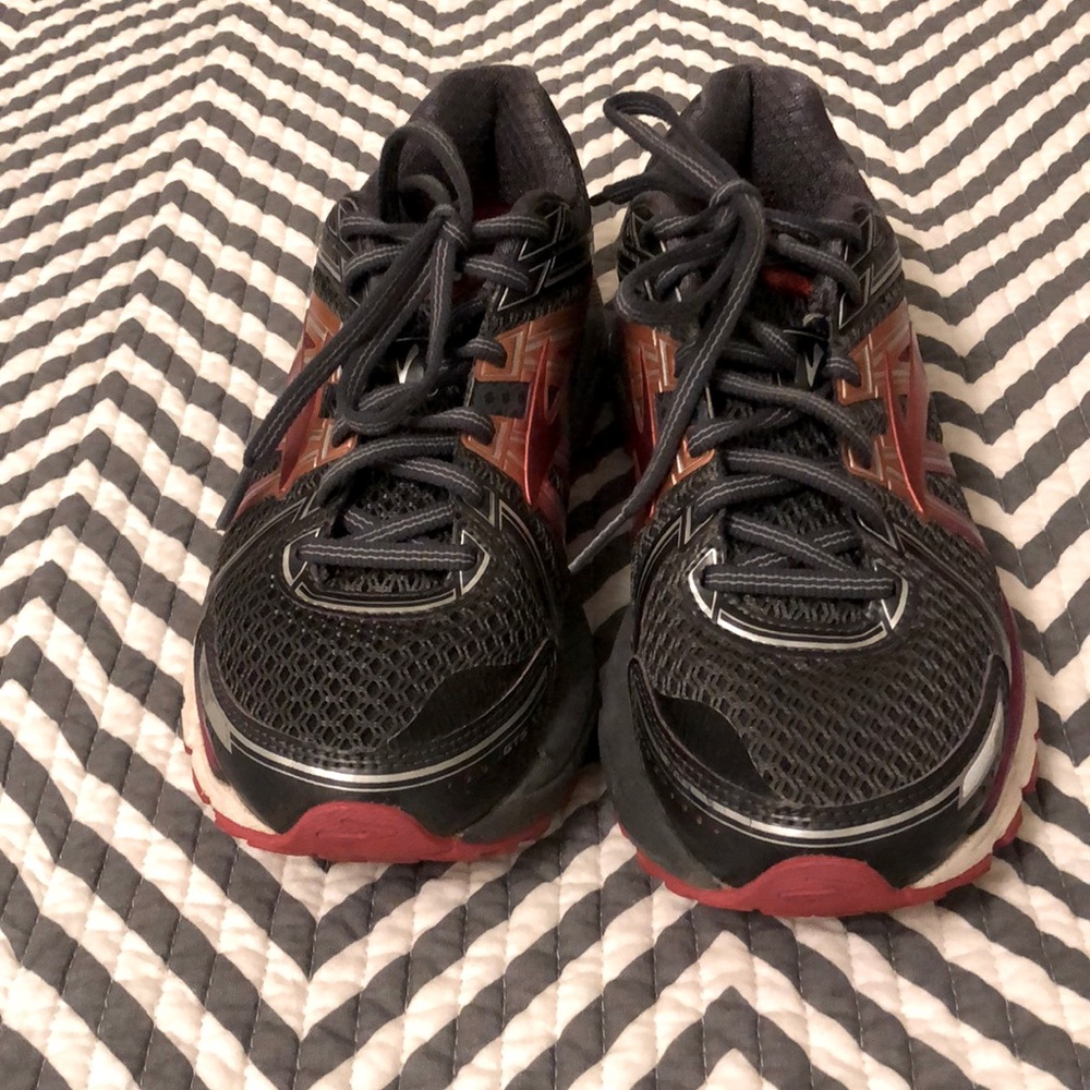 BROOKS GTS Seventeen Women Sneakers👟